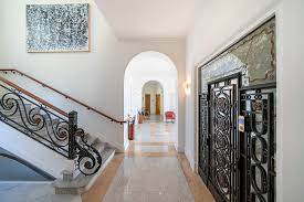 Sir Sean Connery S Luxury Seafront Villa In Nice Has Its Price Slashed By Half To 13 3million Daily Mail Online