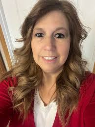 Sarah Raab's Instagram, Twitter & Facebook