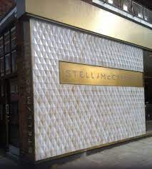 Simplicity Could Be Best For My Logo Store Architecture Retail Facade Retail Signage