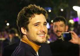 Sign up for diego boneta alerts: Diego Boneta Biography Wiki Age Height Image Girlfriend More Die In A Gunfight 2021 Movie Best Actor The Daily Biography