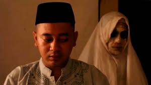 Sosok ghaib yang disebut makmum oleh para penghuni asrama semakin sering mengganggu sejak. Makmum Filem Seram Pendek Youtube