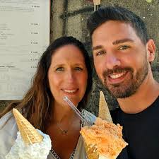 Is there a gondola lift at either Positano or Sorrento, to avoid going  uphill?