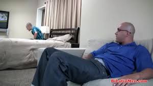 Hot straight married cholo fucks gay Mexican latin guy bareback - XNXX.COM