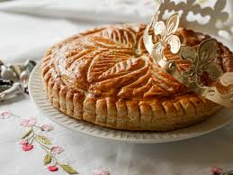 Une couche de chocolat ou plûtot de la pâte à tartiner nutella en dessous. Conseils Et Recettes Pour Reussir Votre Galette Des Rois De L Epiphanie 2021