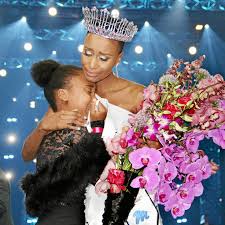 Zozibini tunzi crowned 2019 miss universe. Miss Sa Plans To Take Her Hair To The World