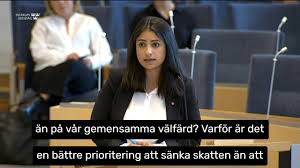 Dadgostar var tidigare talesperson för vänsterpartiet i socialförsäkringsfrågor. Vansterpartiet Nooshi Dadgostar Om Valfardskrisen I Sverige Facebook