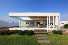 Fantastica Casa Moderna De Una Planta Fachadas De Casas Fotos De Casas