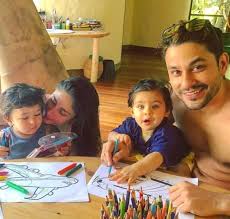 Kareena Kapoor Is The Beach Babe As She Holidays With Taimur Saif Soha And Inaaya See All Pics Videos Throwback Pictures Celebrity Kids Maldives Holidays