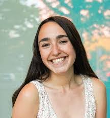 Nora Weiss's Instagram, Twitter & Facebook