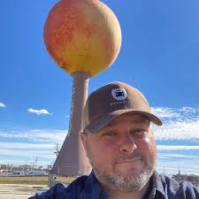 Big Peach Water Tower in Clanton, AL (6 Photos)