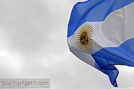 The flag of the argentina province tierra de fuego (officially tierra del fuego, antártida e islas del atlántico sur) has a white stylized flying albatross facing the upper fly, and its wingspan stretches from the canton corner of the flag to the lower fly corner of the flag. Die Geschichte Hinter Der Argentinien Flagge 2021