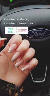 Manicure Na Zime 2018 Wielki Powrot Brokatowego Frenchu Mizzle Pl