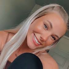 Kelsey Cass's Instagram, Twitter & Facebook