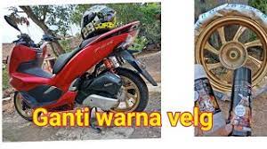 Panduan memilih pelek berdasarkan warna bodi mobil 21 11 2020 warna silver pada eksterior mengesankan mobil yang elegan untuk bodi silver warna jangan salah pilih warna velg sesuaikan dengan warna bodi dengan begitu mobil warna hitammu akan terlihat berbeda dengan mobil mobil. Ganti Warna Velg New Pcx Lokal Make Samurai Paint Doang Bro Youtube