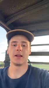 Big fella is in for a good night with his fresh cut! #johnnythelamb #lamb  #mullet #farm