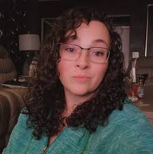 Amelia Roberts 🇺🇸 Age: 42 Years Old 💬 “She's beauty with a spark… Would  you ask her for just one dance?”