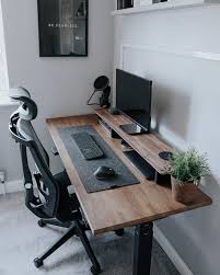 Minimalist desks are perfect if you're short on footage, and also help productivity by encouraging you to keep your office more organized and tidy. Minimal Desk Setups Inspiration For Your Workspace