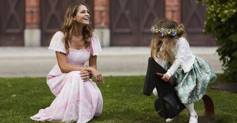 Prinsessan Madeleines sommarstil – se de bästa looksen | ELLE