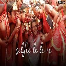 Selfie Le Le Re Lyrics Song Bajrangi Bhaijaan 2016 On Musicbunch Chal beta selfie le le re. music bunch