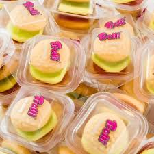 Servicio a domicilio en malaga y alrededores tartas de chuches,piñatas,conos,brochetas. Chuches Para Pinatas Hiperfiestas