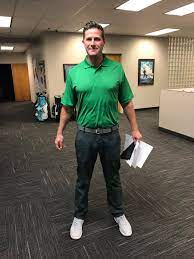 Does green and grey match. John Kim On Twitter In A Vicious Inter Office Argument With Kinchengolf Re His Outfit Does It Match Green Shirt Gray Camo Pants