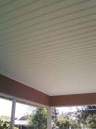 With beaded styling, a deep shadow line, and smooth matte finish, variform's classic beaded soffit adds character and drama to porch ceilings and sidewalls as well as standard soffits. Vinyl Screen Porch Systems Porch Ceiling Done In Pro Bead Vinyl Soffit Timber Frame Exterior Screen Porch Systems Porch Ceiling