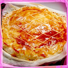 750g Vous Propose La Recette Quot Galette Des Rois Rapide Quot Notee 4 X2f 5 Par 531 Votan Galette Des Rois Rapide Recette Galette Des Rois Galette Des Rois