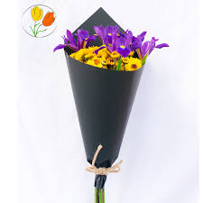 Al ramo pequeño se le llama ramillete. Ramo De Iris En Cono Decorali Tu Floreria Consentida