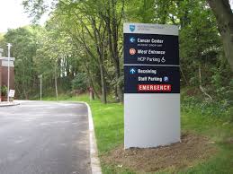 Newton Wellesley Hospital Vehicular Wayfinding Sign Design By Gamble Fabrication By Dcl Hospital Sign Wayfindi Hospital Signs Wayfinding Signs Wayfinding