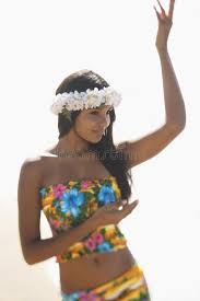 Attractive Hawaiian Woman Dancing Attractive Young Hawaiian Woman In Tropical F Affiliate Woman Young Flower Tro Hawaiian Woman Women Summer Attire