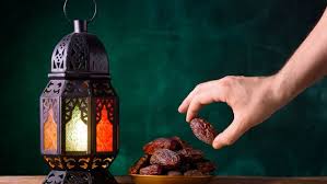 رَمَضَان‎, ramaḍān) is the ninth month of the islamic calendar, and the month in which the quran was revealed to the islamic prophet muhammad. Ramadan Regeln Bedeutung Des Fastenmonats