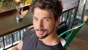 Deniz Can Aktas: Tv Series, Biography