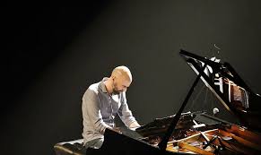 César Latorre rejuvenece el jazz en Gijón