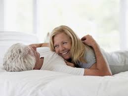 Bevor du mit der waschung im bett beginnst, solltest du folgende utensilien bereitlegen, damit du nicht. Lust Steigern 6 Tipps Fur Mehr Spass Am Sex Liebenswert Magazin