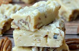 Le Meilleur Fudge Au Beurre Du Temps Des Fetes Avec Des Pacanes Recipe Pecan Fudge Recipe Butter Pecan Fudge Recipe Fudge Recipes