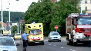 Posádka se evakuovala, příčina incidentu je nejasná, píše agentura ap. Pozar Elektrospotrebice V Byte Praha 8 Vosmikovych 22 5 2011 Youtube