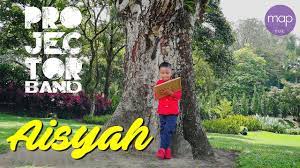Tak sengaja kita berjumpa terasa ada yang berbeda kita punya rasa yang sama semenjak pertama saling jatuh cinta. Projector Band Aisyah Official Lirik Video A K A Satu Dua Tiga Cinta Kamu Youtube
