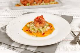 Kurbis Carpaccio Mit Gebackenen Riesengarnelen Eine Kleine Prise Anna Rezept Riesengarnelen Essensrezepte Lebensmittel Essen