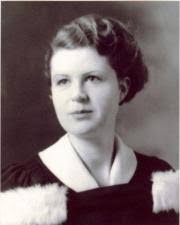 Robyn Roy's Instagram, Twitter & Facebook