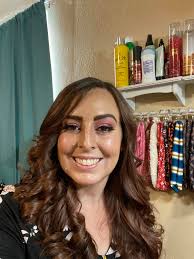 Makeup that's good till the last drop! Learn to paint your face with this  revolutionary pallet💗 It's simple and fun 🙌 Who is ready for their color  match?