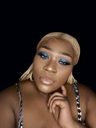 Alright y'all I was practicing doing a halo not sure if the halo is haloing  but here it is!!! Products used: Lashing Out Glam Aurora Glam Palette Glam  Book of Slay Defined