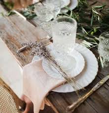 Weitere ideen zu servieren falten, servietten falten, servietten falten weihnachten. Tisch Eindecken Und Servietten Falten Fur Besondere Anlasse Im Herbst Freshouse