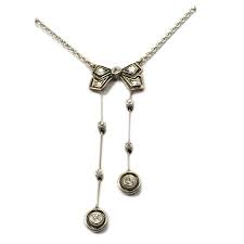 Lavallière synonyms, lavallière pronunciation, lavallière translation, english dictionary definition of lavallière. Jugendstil 0 3 Ct Diamant Collier Als Lavaliere Wien Um 1890 Stephanie Bohm Antiker Schmuck Und Silber Kaufen