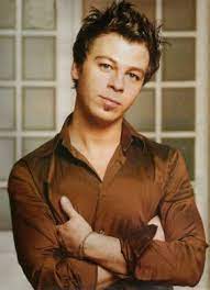 Biographie De Christophe Mae Ce Blog Parlera Essentiellement De Christophe