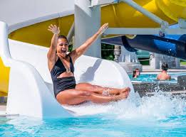 Hendrix pools builds and remodels pools and outdoor living spaces in the houston and montgomery and walker county areas. Pools And Splash Pads In Hendricks County Indiana