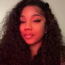 Yasmine Williams's Instagram, Twitter & Facebook