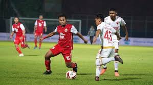 Untuk opsi pertama, fase grup piala menpora 2021 dimainkan di solo untuk grup a dengan diisi bali united, psm makassar, bhayangkara solo fc, persita tangerang, dan persela lamongan. Zn3svtb7whpjim