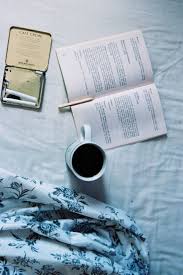 Sebatang rokok bersama secangkir kopi sungguh kunikmati sebagai pengusir jiwa yang lelah. Kopi Rokok