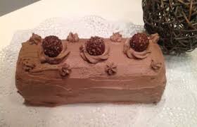 Buche De Noel Au Praline Nutella Et Ferrero Rochers Au Thermomix Ou Sans Buche De Noel Nutella Noel Cuisine