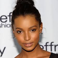 November 25, 2020 by editorial staff. 10 Cool And Easy Buns That Work For Short Hair